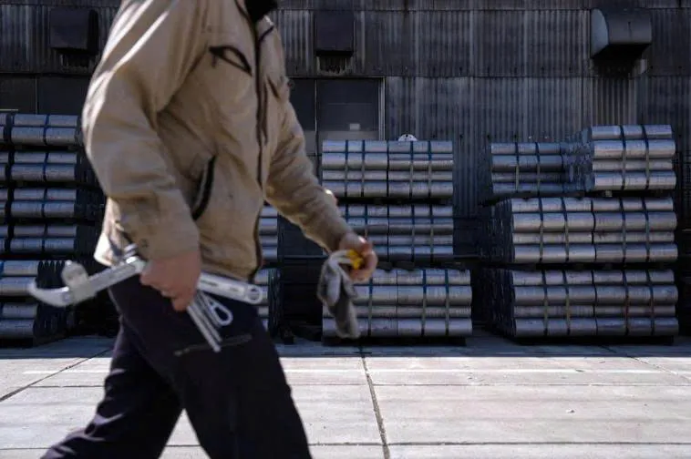 TRUNG QUỐC SIẾT HÓA ĐƠN LÀM RUNG CHUYỂN THỊ TRƯỜNG KIM LOẠI